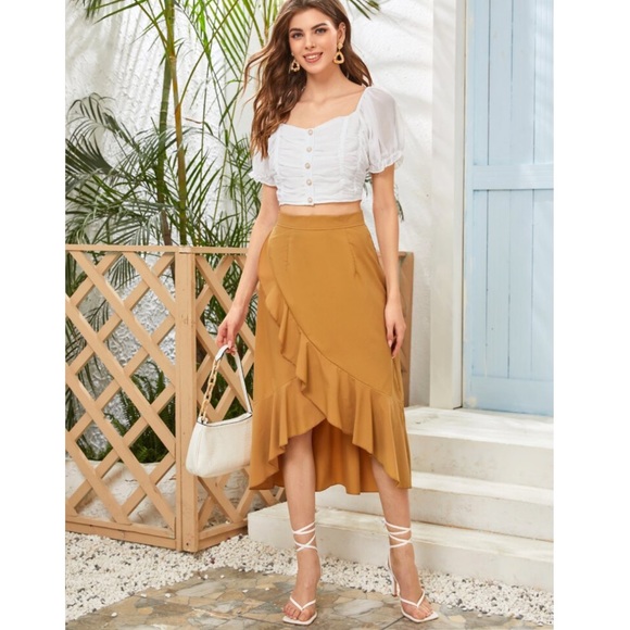 $Button Front Ruched Solid Top - Picture 5 of 10